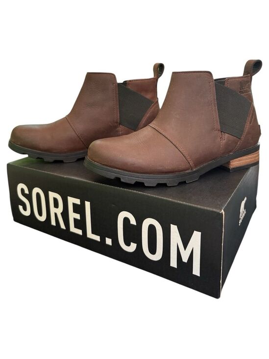 Sorel Shoes - Sorel Brown Leather Emelie Chelsea Boots - Classic Slip-On. Size 7. EUC!